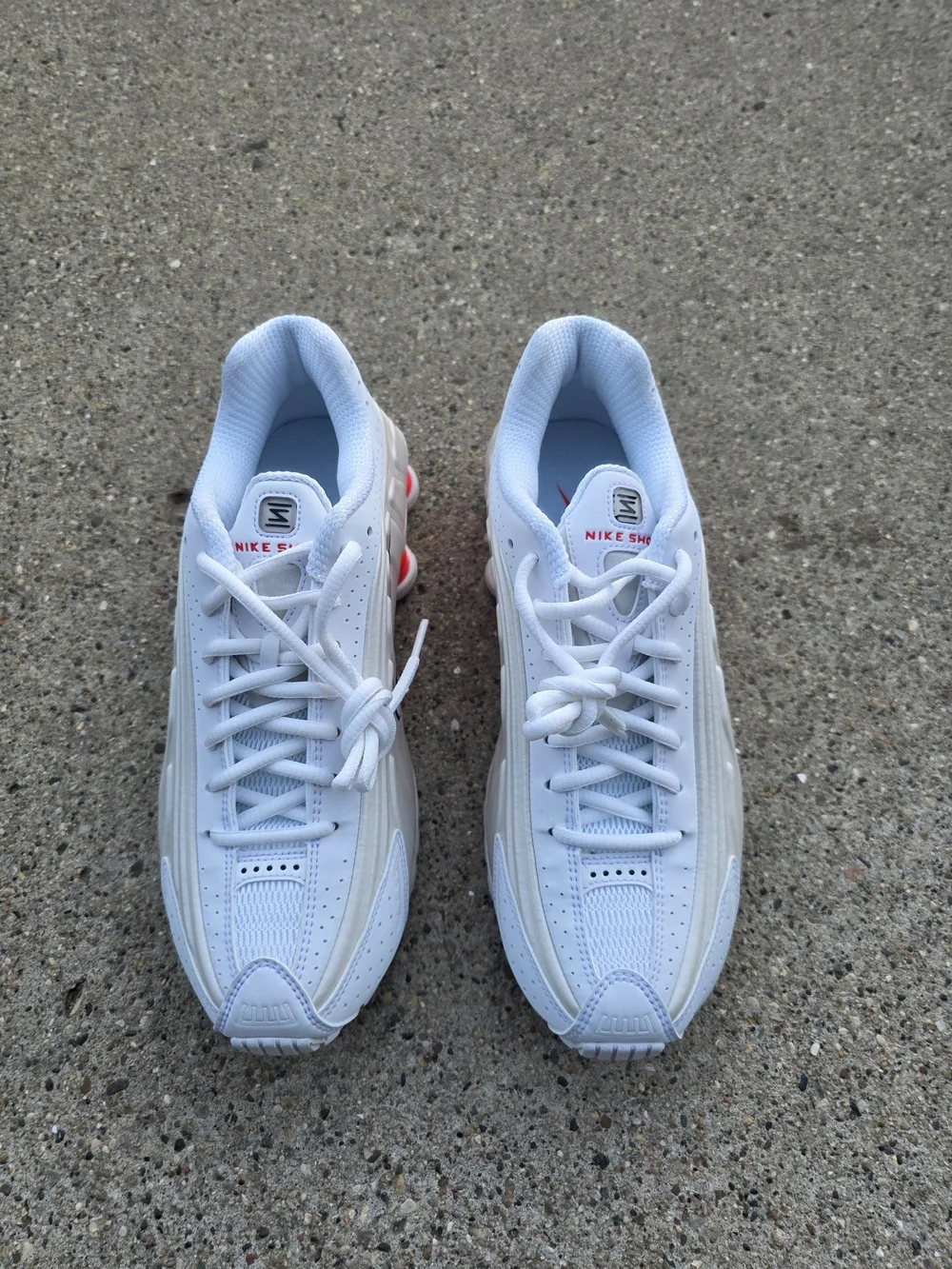 Nike Women's Shox R4 sneakers Women Size 8